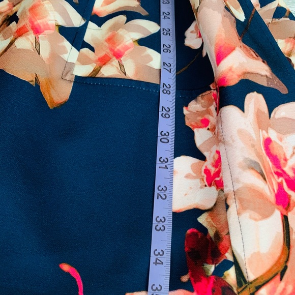 🌺 BEAUTIFUL FLORAL DRESS - Picture 7 of 11